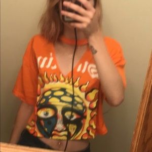 🌻ROMWE V-cut Crop Top